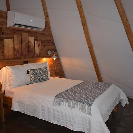 Shining Star Glamping Tipi Hotel Farmville Kültér fotó