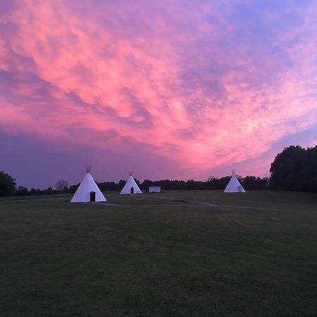 Shining Star Glamping Tipi Hotel Farmville Kültér fotó