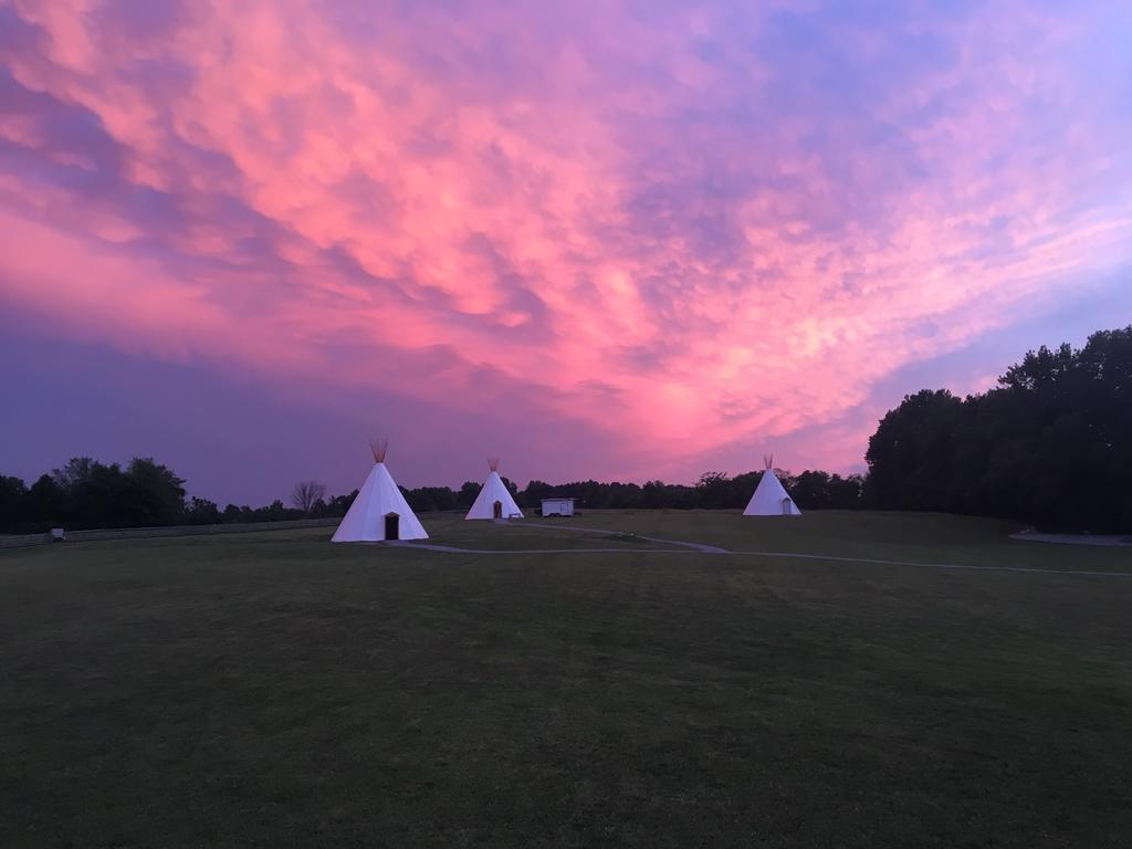 Shining Star Glamping Tipi Hotel Farmville Kültér fotó